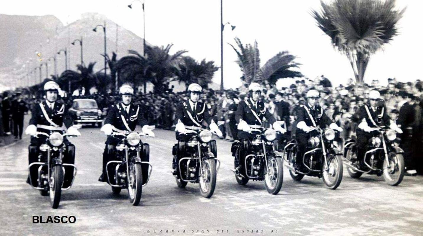1574- ran - Boulevard2 Front de mer - Les Motards de la Police.jpg